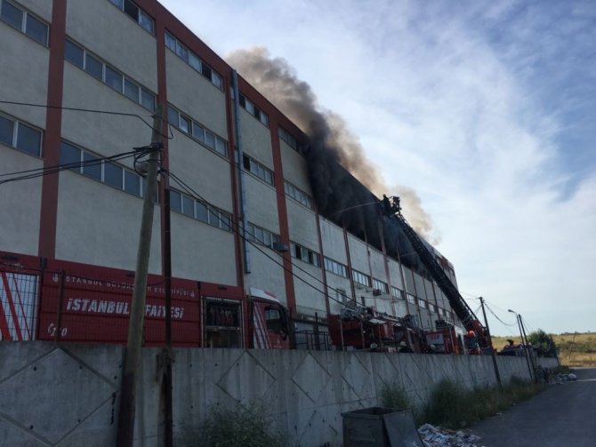 İstanbul’da Mobilya Atölyesinde Yangın
