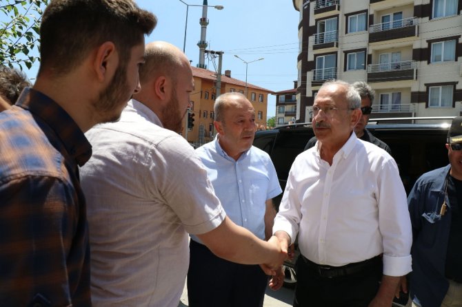 Kılıçdaroğlu, Bolu’da Bayram Ziyaretlerinde Bulundu