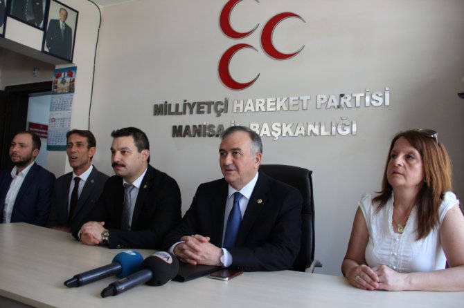 Akçay Kılıçdaroğlu’nun ‘Bozkurt’ İşaretini Yorumladı
