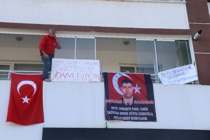 Kılıçdaroğlu’na Pankartlı Sloganlı Tepki