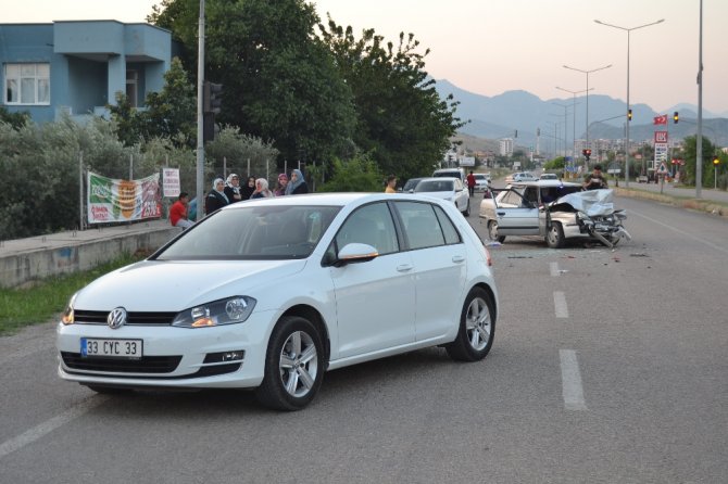 Adana’da Zincirleme Trafik Kazası: 3 Yaralı