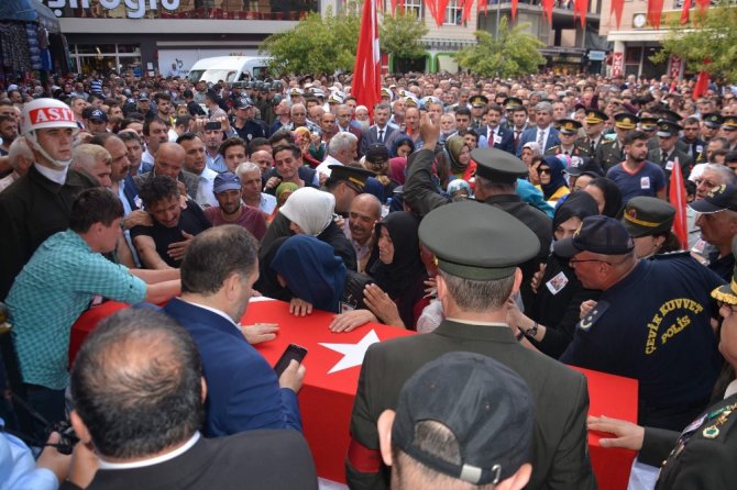Şehidin Cenaze Törenine Bakan Soylu Da Katıldı