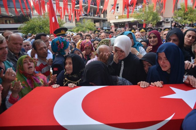 Şehidin Cenaze Törenine Bakan Soylu Da Katıldı
