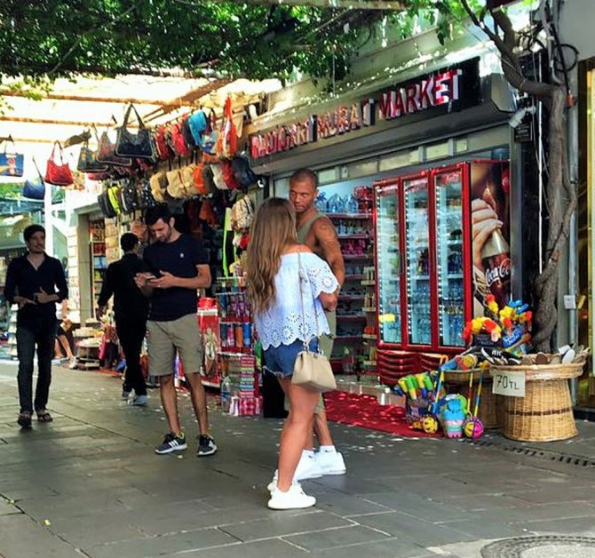 ‘Dünyanın En Yakışıklı Mahkumu’ Bodrum’un Tadını Çıkardı