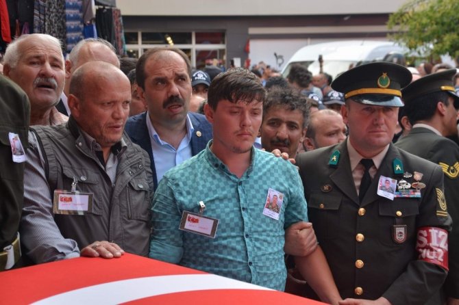 Şırnak’ta Şehit Olan Trabzonlu Asker Son Yolculuğuna Uğurlandı