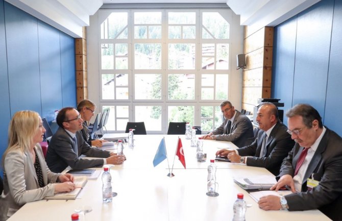 Bakan Çavuşoğlu, Bm’nin Kıbrıs Özel Danışmanı İle Görüştü