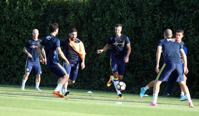 Fenerbahçe, Yeni Sezon Hazırlıklarını Sürdürüyor
