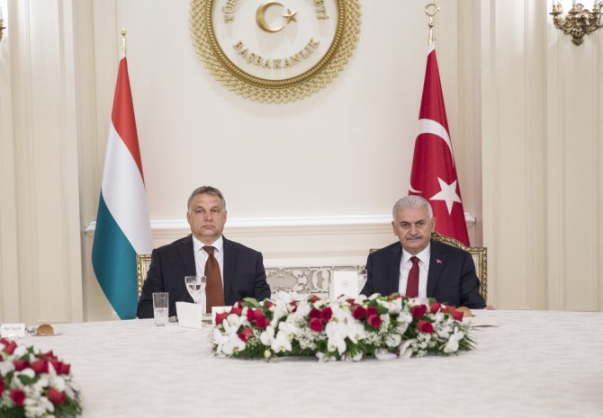 Başbakan Yıldırım’dan Macar Mevkidaşına Jest