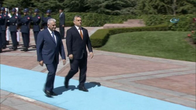 Başbakan Yıldırım, Macar Mevkidaşını Resmi Törenle Karşıladı