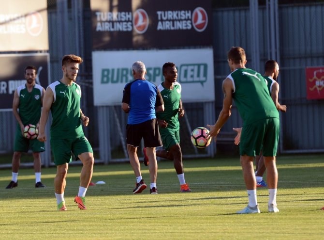 Paul Le Guen İlk Antrenmanına Çıktı