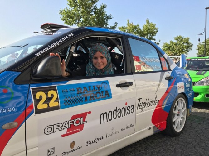 Aracı Yanan Rallici Burcu Çetinkaya O Anları Anlattı