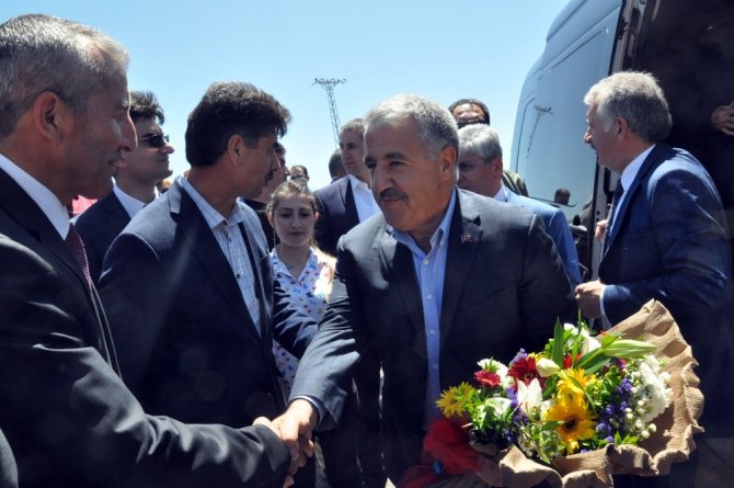 Bakan Arslan Çıldır Gölü’ndeki Etkinliğe Katıldı