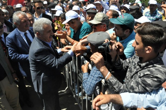Bakan Arslan Çıldır Gölü’ndeki Etkinliğe Katıldı