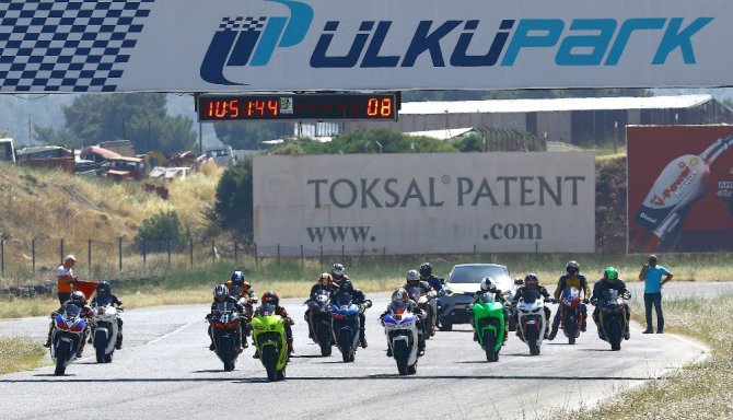 Türkiye Pist Şampiyonası 2. Ayak Yarışı Yapıldı