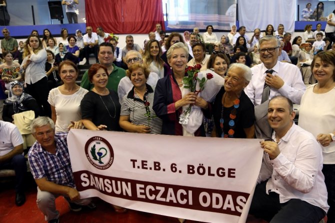 67 Yaşında Doktor Oldu