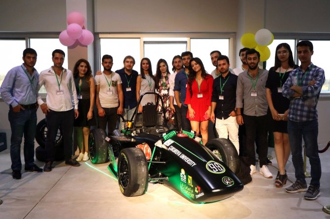 Adana’da Mühendislik Öğrencileri Elektrikli Araba Üretti