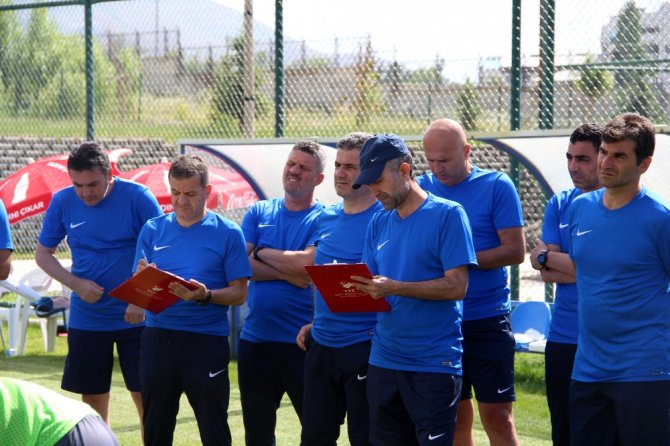 Hasan Şaş Uefa Pro Lisans Kursunda