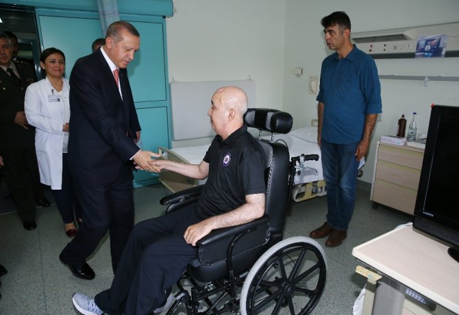 Erdoğan’dan Darbeciler Tarafından Vurulan Aslan’a Ziyaret