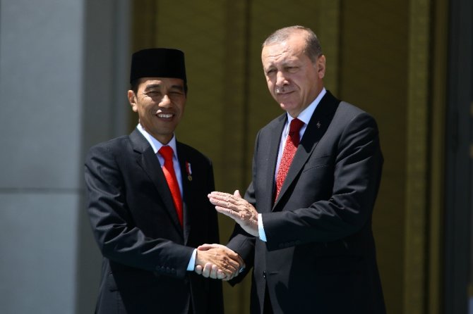 Mevkidaşını Resmi Törenle Karşıladı