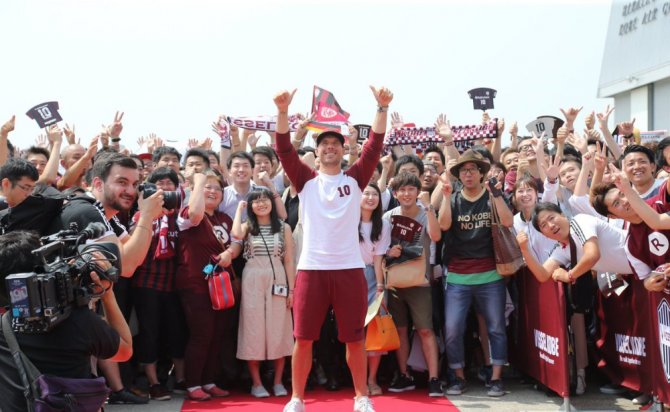 Podolski İmzayı Attı