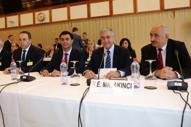 Kıbrıs Konferansı Devam Ediyor