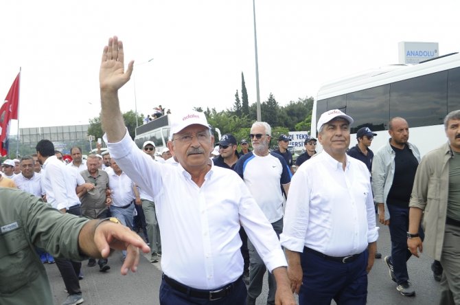 Kafasına Güvercin Kondu