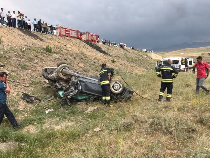 Düğün Yolunda Feci Kaza: 1 Ölü, 10 Yaralı