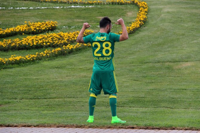 Fenerbahçe’nin Forma Tanıtımı Yapıldı