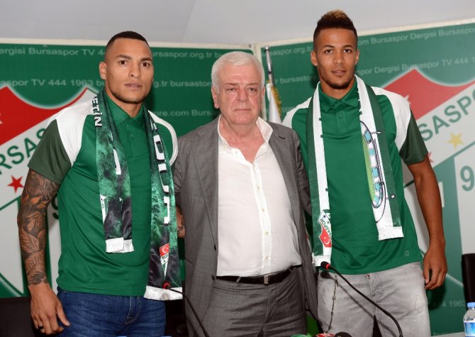 Bursaspor’da Çifte İmza