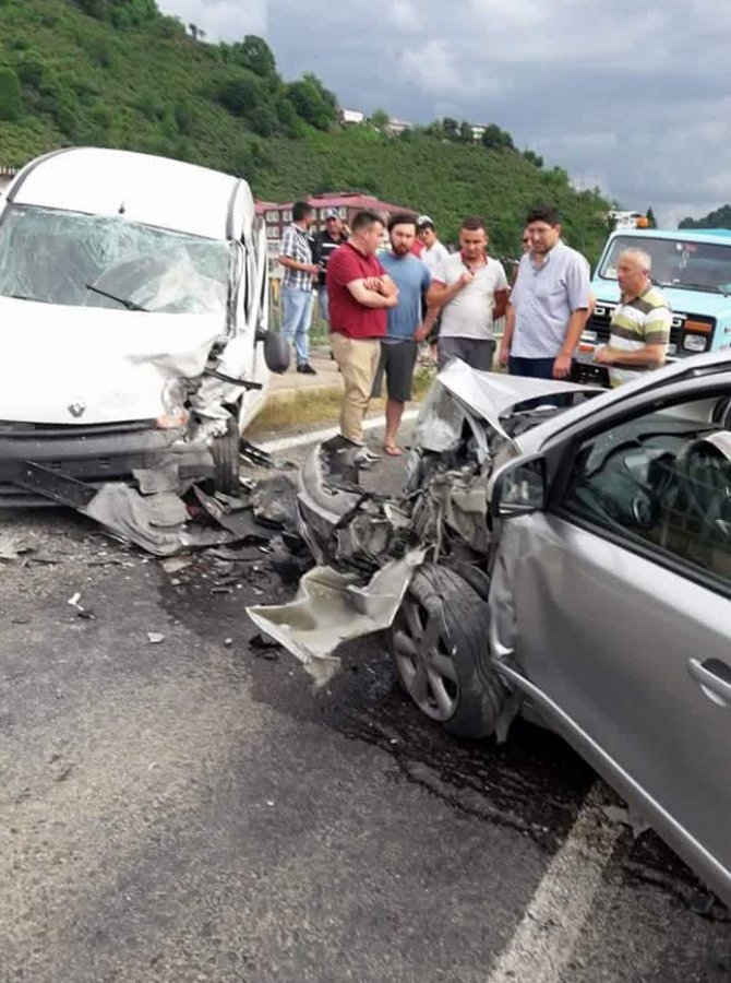 Giresun’da Trafik Kazası: 6 Yaralı