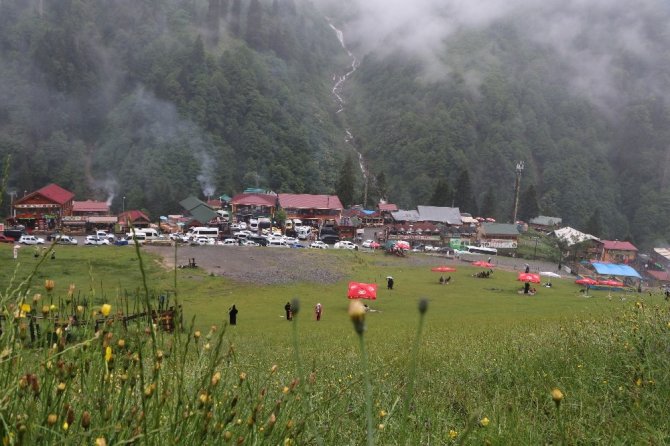Kışın Nüfusu 6 Bin’lerde Olan İlçe Yazları Günde 25-30 Bin Turisti Ağırlıyor