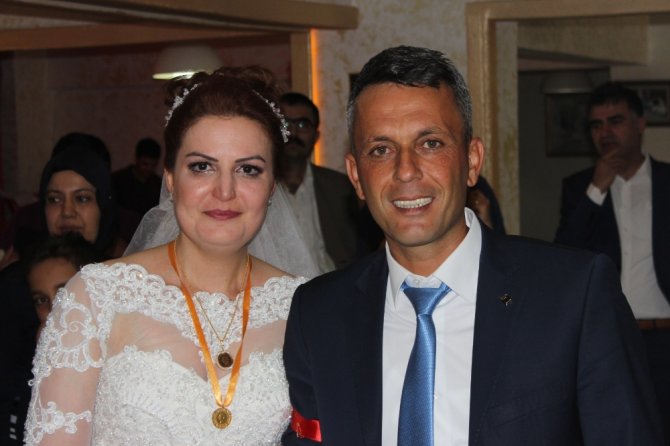 Damat Düğün Konvoyuyla Ehliyet Sınavına Gitti