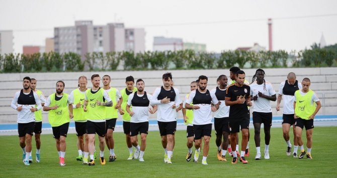 Eren Derdiyok Ve Younes Belhanda Yoktu