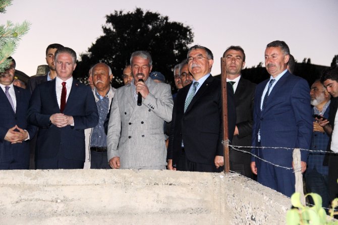 Bakan Yılmaz’dan Şehit Ailelerine Ziyaret