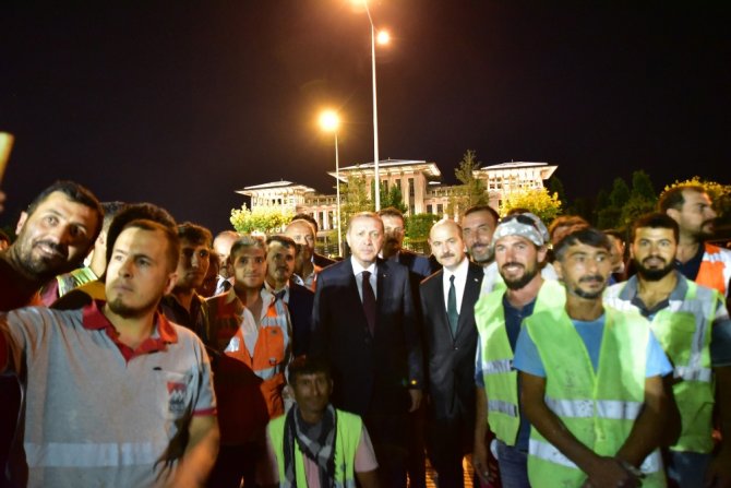 Erdoğan, 15 Temmuz Anıtı’nı İnceledi