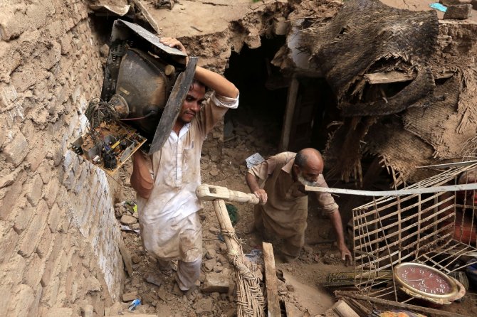 Pakistan’da Yağışın Bilançosu Ağır: En Az 16 Ölü