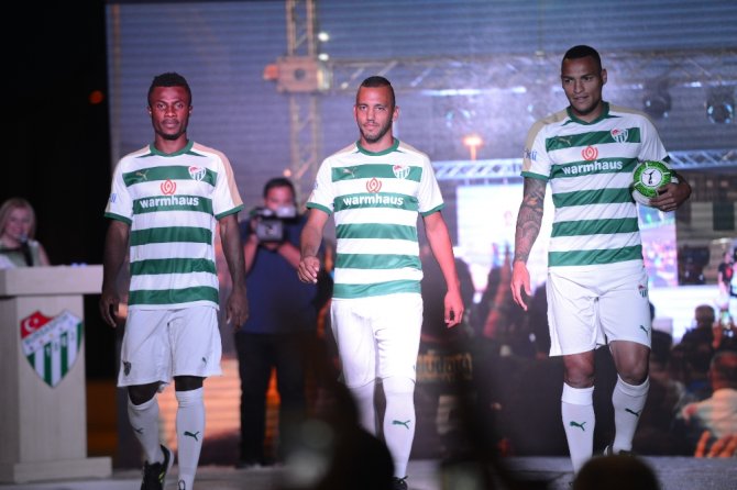 Bursaspor’un Yeni Sezon Formaları Görücüye Çıktı