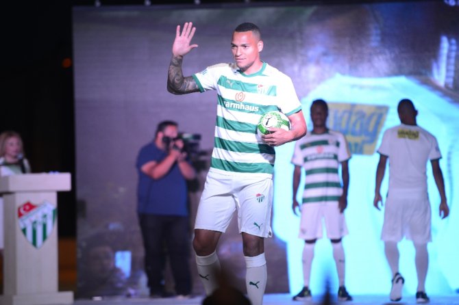 Bursaspor’un Yeni Sezon Formaları Görücüye Çıktı
