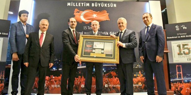 “Demokrasi Ve Milli Birlik Günü” Pulu Tedavüle Sunuldu