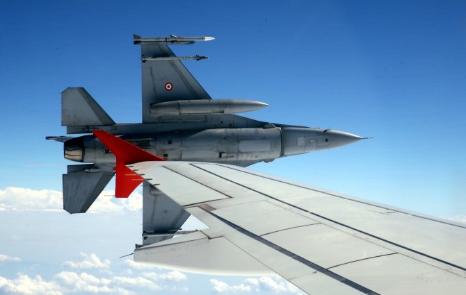 F-16’ları Selamladı