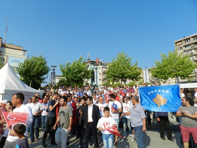 Kosova Türkiye İçin Yürüdü