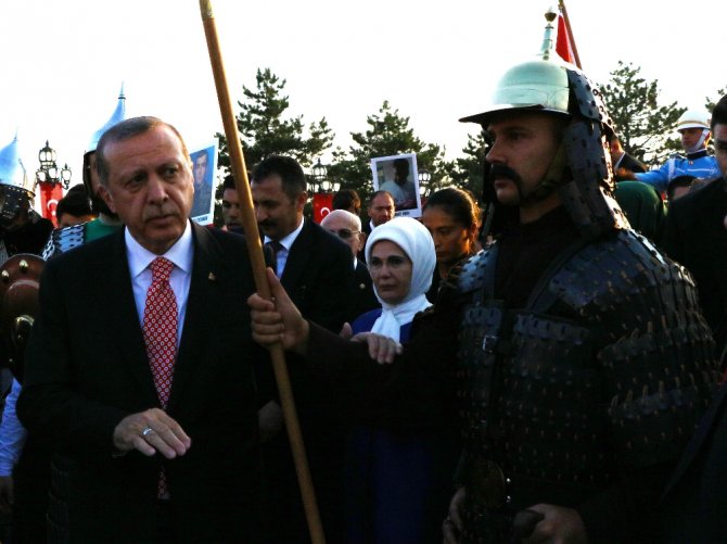 Erdoğan, Beştepe’deki Şehitler Abidesi’ni Açtı