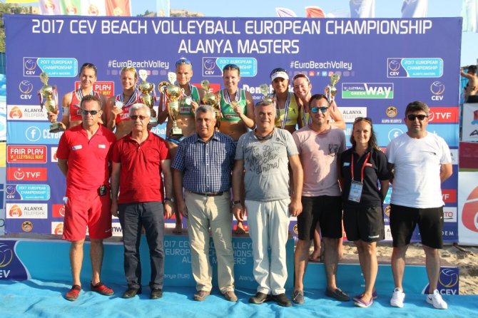 Bayanlar Plaj Voleybolunda Şampiyon Finlandiya