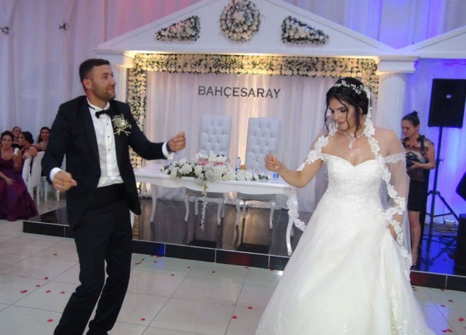 Milli Basketbolcu Esra Ural Dünyaevine Girdi
