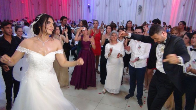 Milli Basketbolcu Esra Ural Dünyaevine Girdi