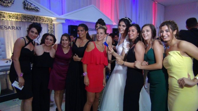 Milli Basketbolcu Esra Ural Dünyaevine Girdi