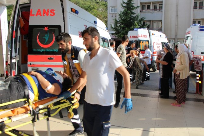 Feci Kaza: 2 Ölü, 8 Yaralı