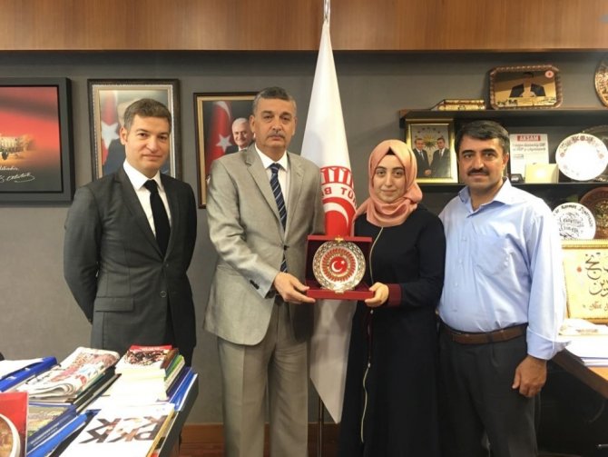 Lys Birincisi Beyza Gürbüz’ü Meclis’te