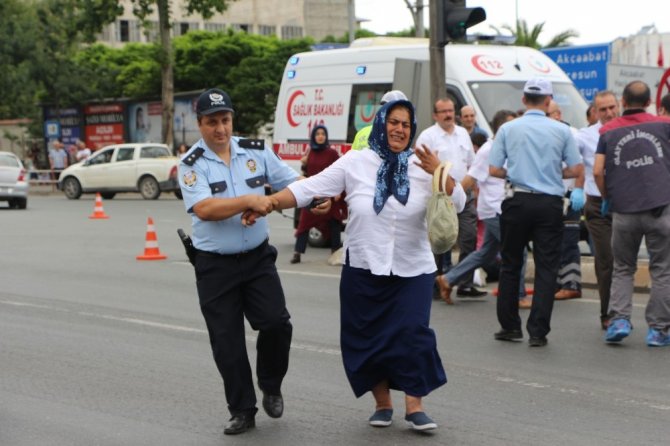 Yolun Karşısına Geçmeye Çalışırken Kamyonun Altında Kaldı