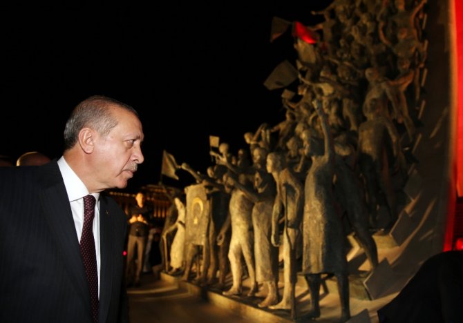 Şehitler Abidesi’nde Buluştular